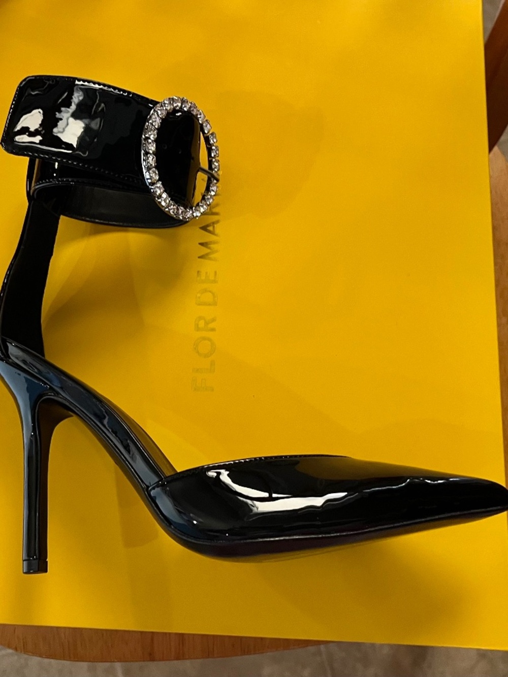 New Flor de Maria Heels in Size 6